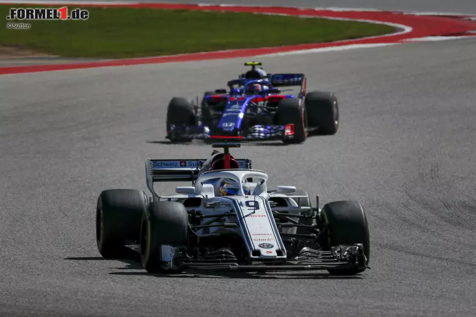 Marcus Ericsson (4): Der Schwede fuhr ein solides Rennen und rückte durch die beiden Disqualifikationen in die Punkteränge auf. Aber es kristallisiert sich immer deutlicher heraus, dass er vom Talent her nicht mit Leclerc mitkommt. Negativ: Seine Qualifying-Schwäche hat er noch nicht überwunden. Foto zur News: Marcus Ericsson (4): Der Schwede fuhr ein solides Rennen und rückte durch die beiden Disqualifikationen in die Punkteränge auf. Aber es kristallisiert sich immer deutlicher heraus, dass er vom Talent her nicht mit Leclerc mitkommt. Negativ: Seine Qualifying-Schwäche hat er noch nicht überwunden.