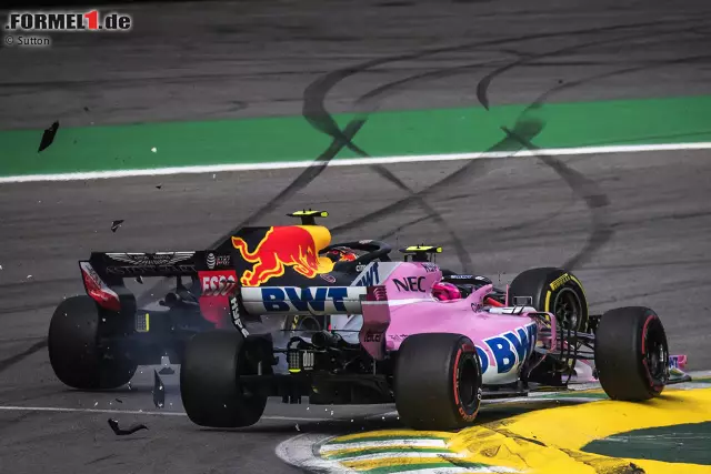 Foto zur News: Esteban Ocon (6): Darüber gibt's keine zwei Meinungen: Ein Überrundeter darf gegen den Führenden nicht so attackieren! Ocon ist (fast) immer dabei, wenn irgendwo die Fetzen fliegen. Verständlich, fährt er doch gerade um seine Karriere. Schwacher Trost: Punkte hätte er auch ohne den Crash nicht geholt.