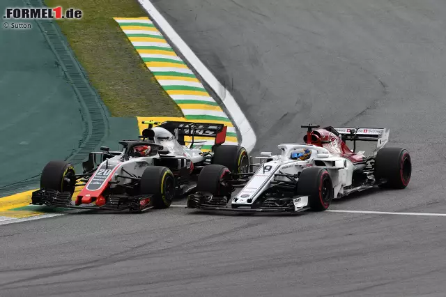 Kevin Magnussen (3): Der Haas war vom Material her "Best of the Rest". Da muss dann eigentlich mehr drin sein als Platz neun. Zumal er in allen Trainings relativ klar im Schatten von Teamkollege Grosjean stand. Foto zur News: Kevin Magnussen (3): Der Haas war vom Material her "Best of the Rest". Da muss dann eigentlich mehr drin sein als Platz neun. Zumal er in allen Trainings relativ klar im Schatten von Teamkollege Grosjean stand.