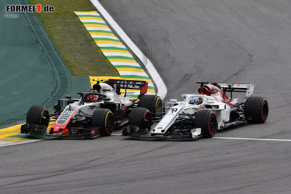 Kevin Magnussen (3): Der Haas war vom Material her "Best of the Rest". Da muss dann eigentlich mehr drin sein als Platz neun. Zumal er in allen Trainings relativ klar im Schatten von Teamkollege Grosjean stand. Foto zur News: Kevin Magnussen (3): Der Haas war vom Material her "Best of the Rest". Da muss dann eigentlich mehr drin sein als Platz neun. Zumal er in allen Trainings relativ klar im Schatten von Teamkollege Grosjean stand.