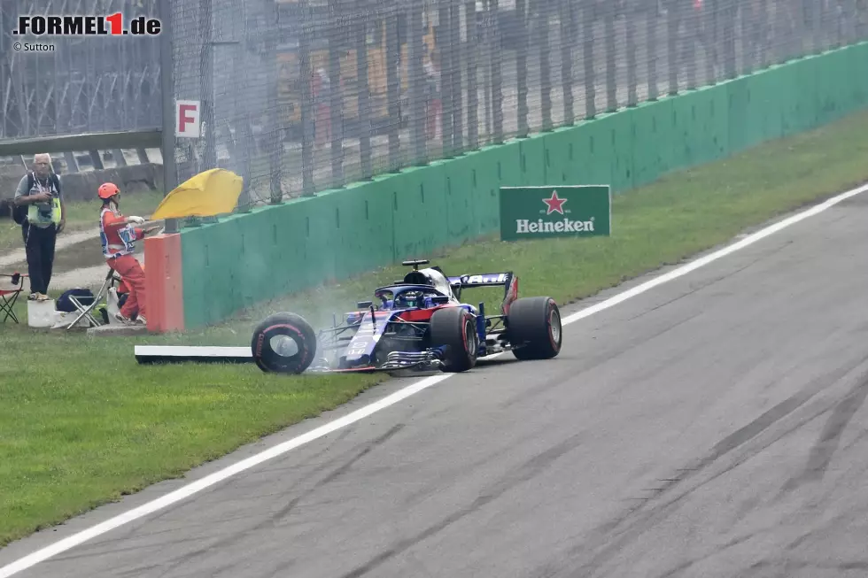 Foto zur News: Brendon Hartley (5): Im Qualifying kaum langsamer als der Teamkollege, aber die paar Hundertstel haben den Unterschied zwischen Q1 und Q3 ausgemacht. Bei der Startkarambolage hatte Hartley Pech. Doch er bleibt der langsamere Toro-Rosso-Fahrer. Zu wenig für einen, der um seine Zukunft kämpft.