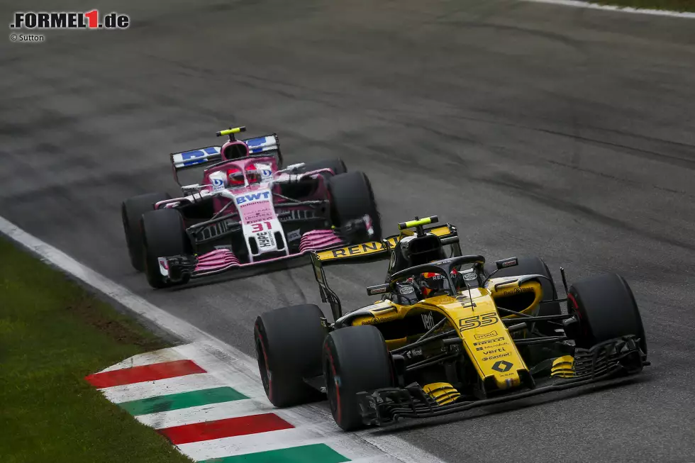 Carlos Sainz (3): Der Druck der Force Indias war im Rennen letztendlich zu groß, aber das war mit dem Renault nicht anders zu erwarten. Sainz' Leistung einzuordnen, ist wegen der fehlenden Benchmark Hülkenberg schwierig. Aber sehr viel mehr hat sein Auto nicht hergegeben. Foto zur News: Carlos Sainz (3): Der Druck der Force Indias war im Rennen letztendlich zu groß, aber das war mit dem Renault nicht anders zu erwarten. Sainz' Leistung einzuordnen, ist wegen der fehlenden Benchmark Hülkenberg schwierig. Aber sehr viel mehr hat sein Auto nicht hergegeben.