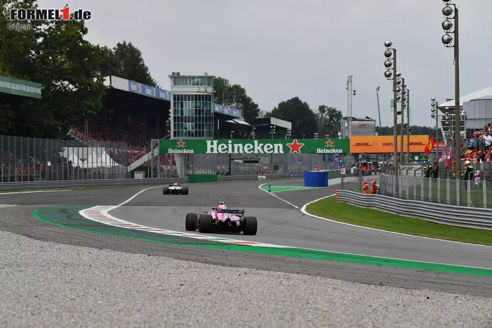 Esteban Ocon (2): Bei ihm sind die Fehler nicht passiert, die bei Perez gemacht wurden, und so musste er sich in der "zweiten Liga" der Formel 1 nur Grosjean geschlagen geben. Zumindest auf der Strecke (Disqualifikation des Haas). Alles richtig gemacht. Bitter, dass sich für ihn noch immer kein Cockpit gefunden hat. Foto zur News: Esteban Ocon (2): Bei ihm sind die Fehler nicht passiert, die bei Perez gemacht wurden, und so musste er sich in der "zweiten Liga" der Formel 1 nur Grosjean geschlagen geben. Zumindest auf der Strecke (Disqualifikation des Haas). Alles richtig gemacht. Bitter, dass sich für ihn noch immer kein Cockpit gefunden hat.