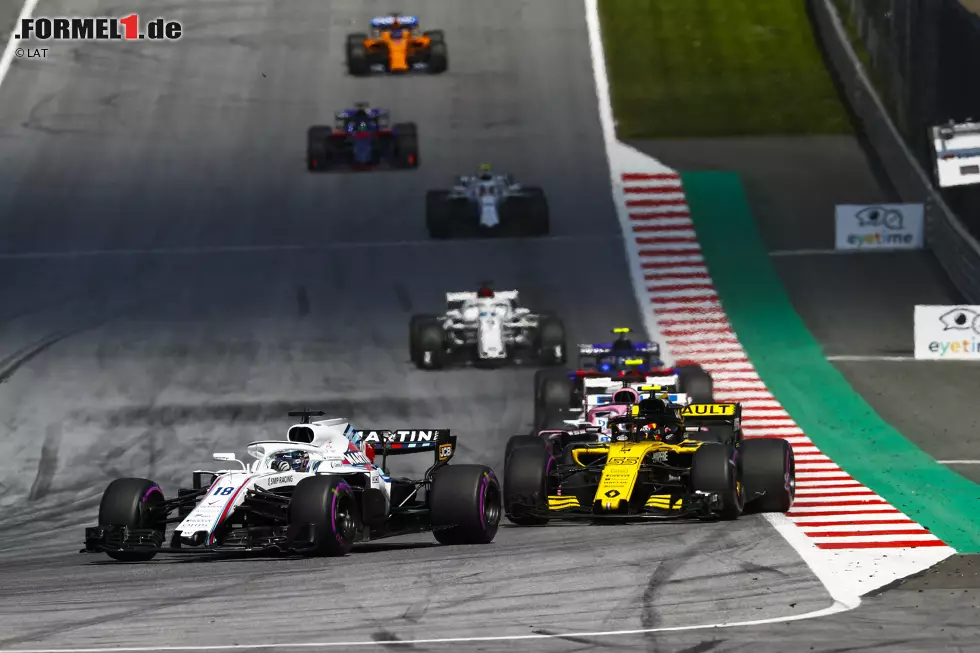 Foto zur News: Lance Stroll (4): Auf der Habenseite steht die nächste exzellente erste Runde sowie das gewonnene Duell gegen Sirotkin. Negativ vermerken wir die Strafe wegen Ignorierens blauer Flaggen. Ja, das Team hätte ihn warnen müssen. Aber nein, ganz aus der Verantwortung ist er deswegen nicht.