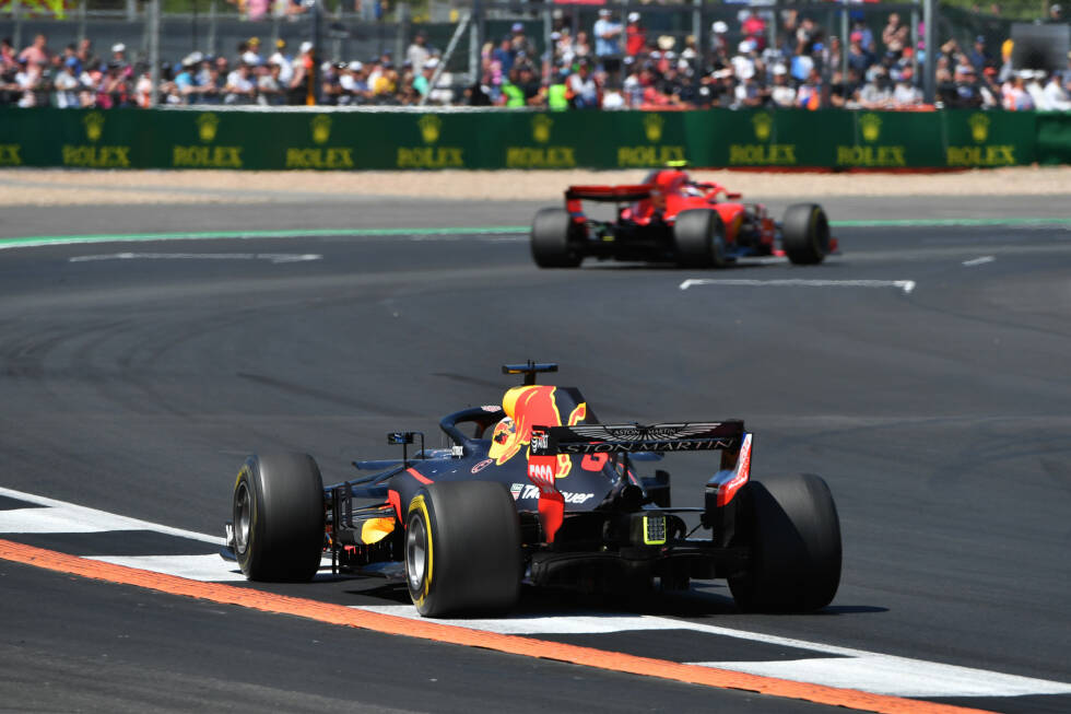 Foto zur News: Daniel Ricciardo (3): Nach dem Zwischenhoch mit dem Sieg in Monaco steht Ricciardo nun wieder deutlich im Schatten von Verstappen. Was den Speed angeht, macht er keinen Stich. Zweite Kraft im drittbesten Team: Das ergibt dann für uns eine solide Drei. Aber sicher nicht mehr.