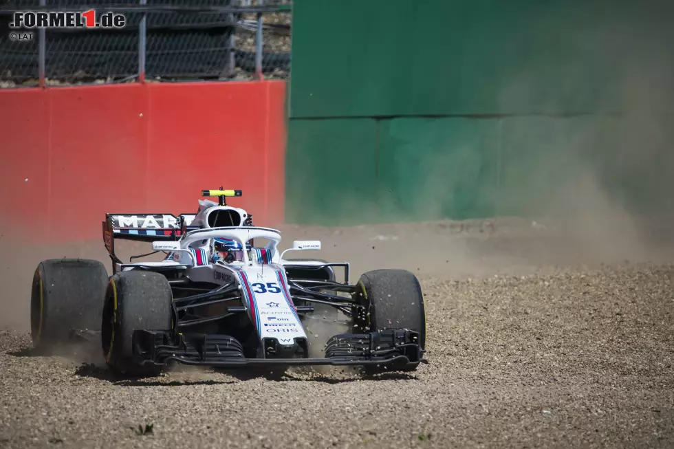 Sergei Sirotkin (4): Es ist praktisch unmöglich, einen Fahrer zu bewerten, dessen Auto einen Strömungsabriss nach dem anderen erleidet. Der Russe gibt keine glückliche Figur ab. Aber in diesem Williams ist das auch fast unmöglich. Daher eine Gnaden-Vier, ... Foto zur News: Sergei Sirotkin (4): Es ist praktisch unmöglich, einen Fahrer zu bewerten, dessen Auto einen Strömungsabriss nach dem anderen erleidet. Der Russe gibt keine glückliche Figur ab. Aber in diesem Williams ist das auch fast unmöglich. Daher eine Gnaden-Vier, ...