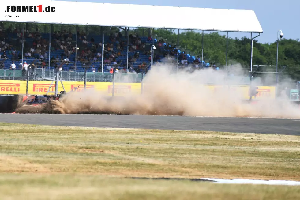 Brendon Hartley (4): Sein letzter Platz am Freitag ist der einzige Anhaltspunkt, den wir bewerten können. Für das Verpassen des Qualifyings kann er ebenso wenig wie für das Rennen, in dem noch am Auto geschraubt wurde, als es schon losging. Was soll man so einem Fahrer geben? Wir fanden eine Vier noch am ehesten passend. Foto zur News: Brendon Hartley (4): Sein letzter Platz am Freitag ist der einzige Anhaltspunkt, den wir bewerten können. Für das Verpassen des Qualifyings kann er ebenso wenig wie für das Rennen, in dem noch am Auto geschraubt wurde, als es schon losging. Was soll man so einem Fahrer geben? Wir fanden eine Vier noch am ehesten passend.