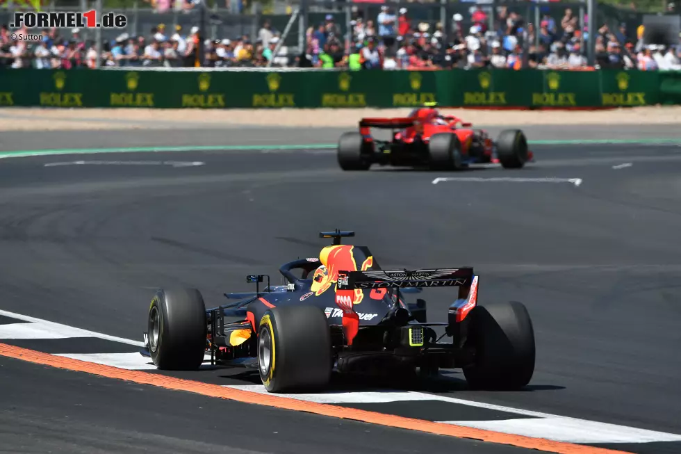 Daniel Ricciardo (3): Nach dem Zwischenhoch mit dem Sieg in Monaco steht Ricciardo nun wieder deutlich im Schatten von Verstappen. Was den Speed angeht, macht er keinen Stich. Zweite Kraft im drittbesten Team: Das ergibt dann für uns eine solide Drei. Aber sicher nicht mehr. Foto zur News: Daniel Ricciardo (3): Nach dem Zwischenhoch mit dem Sieg in Monaco steht Ricciardo nun wieder deutlich im Schatten von Verstappen. Was den Speed angeht, macht er keinen Stich. Zweite Kraft im drittbesten Team: Das ergibt dann für uns eine solide Drei. Aber sicher nicht mehr.