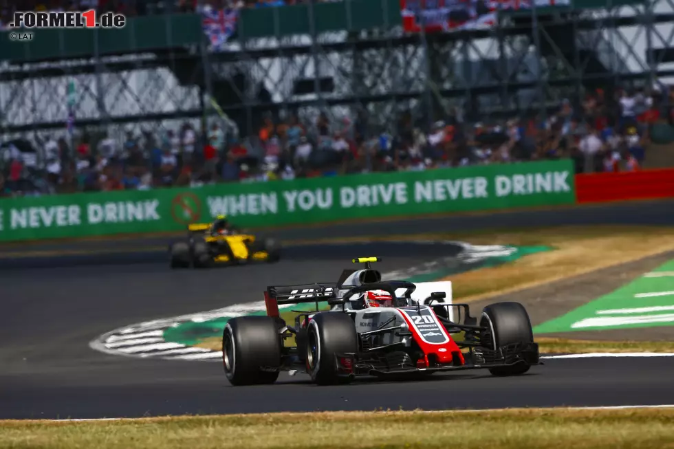Kevin Magnussen (3): Wenn ihn in der ersten Runde nicht ausgerechnet Grosjean angeschubst hätte, wäre sicher mehr gegangen als Platz neun. Solides Qualifying, solides Rennen: Für uns eine Drei mit einem Plus. Foto zur News: Kevin Magnussen (3): Wenn ihn in der ersten Runde nicht ausgerechnet Grosjean angeschubst hätte, wäre sicher mehr gegangen als Platz neun. Solides Qualifying, solides Rennen: Für uns eine Drei mit einem Plus.