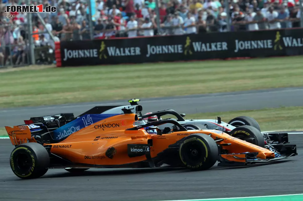 Fernando Alonso (2): Der zweimalige Weltmeister ist eine Bank, wenn es darum geht, das aus dem McLaren herauszuholen, was er eben hergibt. Das war in Silverstone der achte Platz. Foto zur News: Fernando Alonso (2): Der zweimalige Weltmeister ist eine Bank, wenn es darum geht, das aus dem McLaren herauszuholen, was er eben hergibt. Das war in Silverstone der achte Platz.