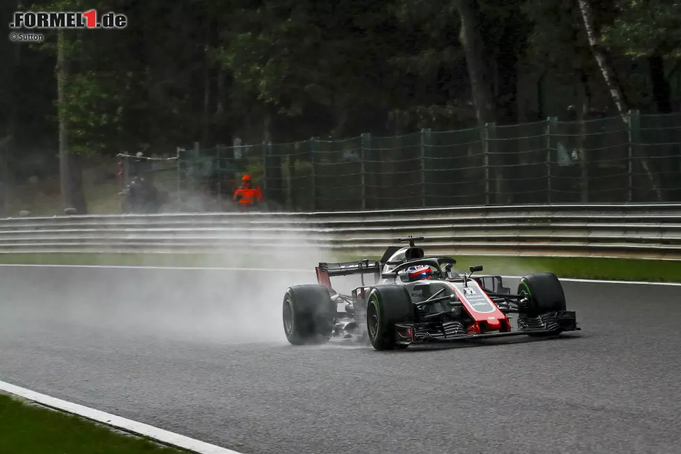 Romain Grosjean (3): So langsam erholt sich der Haas-Routinier von den "Brain-Fades" der ersten Saisonhälfte. Im Qualifying hat er vom Pech anderer Leute profitiert, aber Fünfter muss man erst einmal werden. Und im Rennen hat er das rausgeholt, was rauszuholen war. Hart an der Grenze zur 2! Foto zur News: Romain Grosjean (3): So langsam erholt sich der Haas-Routinier von den "Brain-Fades" der ersten Saisonhälfte. Im Qualifying hat er vom Pech anderer Leute profitiert, aber Fünfter muss man erst einmal werden. Und im Rennen hat er das rausgeholt, was rauszuholen war. Hart an der Grenze zur 2!