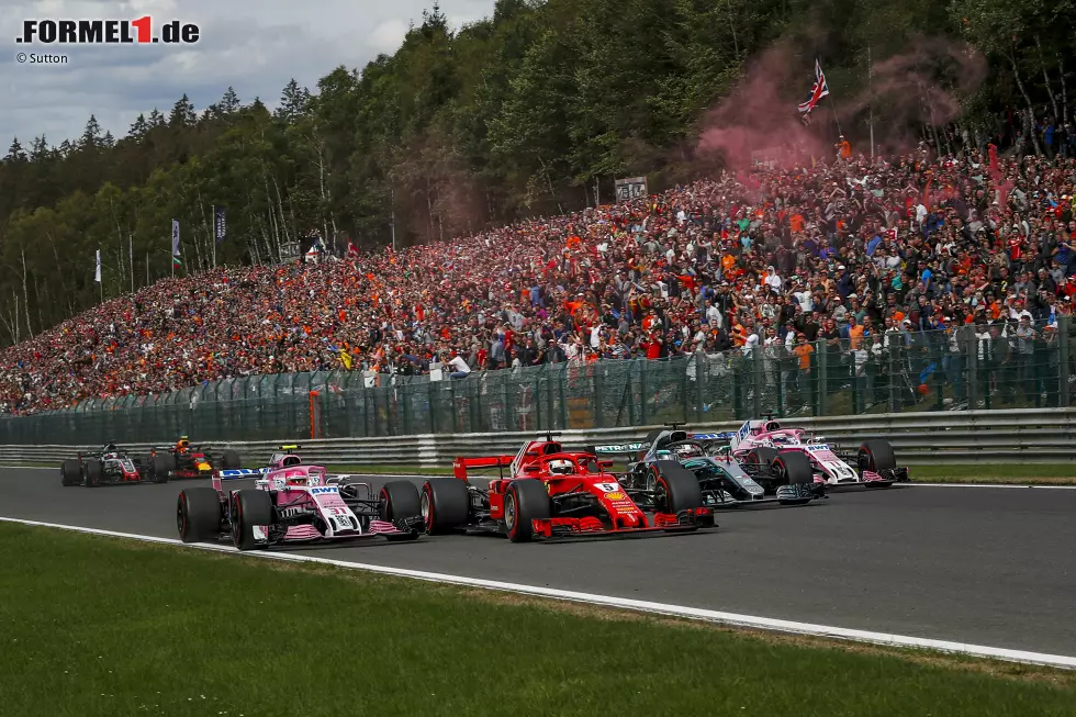 Esteban Ocon (2): Es kann nicht wahr sein, dass die Zukunft dieses Mannes noch nicht geklärt ist! Für die Pole hat's nicht ganz gereicht, aber für Bestzeit im ersten Sektor. Dass er nach dem Start nicht alles für die Führung riskiert hat, die er sowieso nicht verteidigen hätte können, spricht für ihn. Abgeklärte Performance. Foto zur News: Esteban Ocon (2): Es kann nicht wahr sein, dass die Zukunft dieses Mannes noch nicht geklärt ist! Für die Pole hat's nicht ganz gereicht, aber für Bestzeit im ersten Sektor. Dass er nach dem Start nicht alles für die Führung riskiert hat, die er sowieso nicht verteidigen hätte können, spricht für ihn. Abgeklärte Performance.