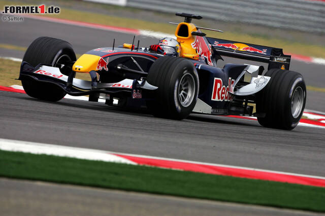 Foto zur News: 2005: Red-Bull-Cosworth RB1 - Fahrer: David Coulthard, Christian Klien/Vitantonio Liuzzi