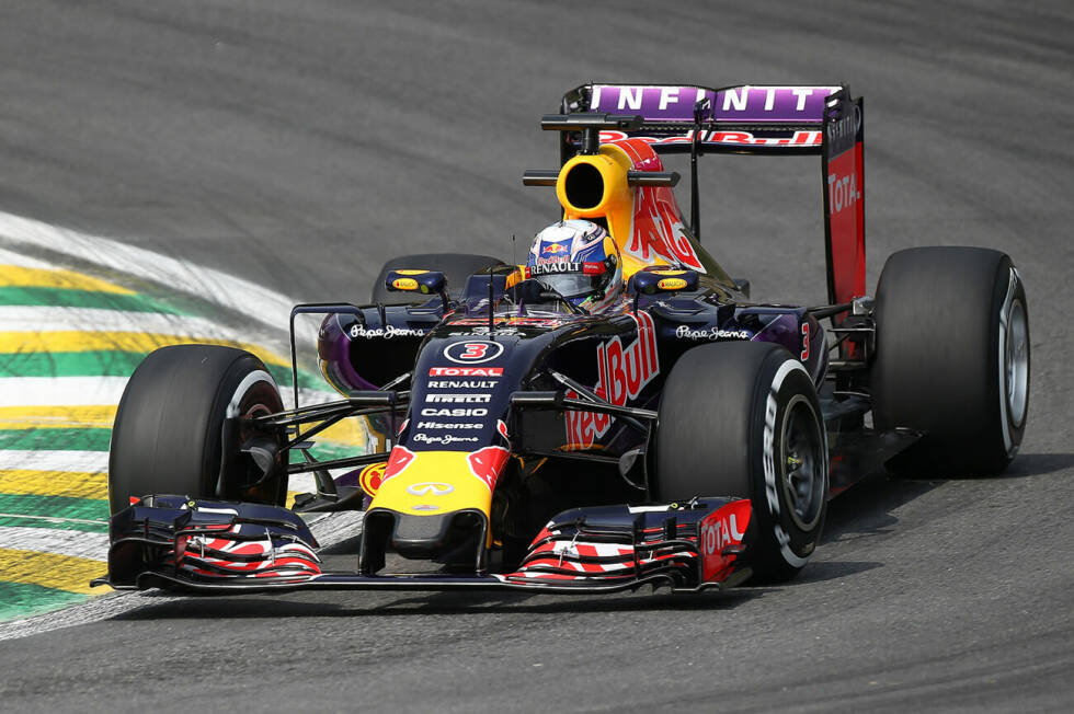 Foto zur News: 2015: Red-Bull-Renault RB11 - Fahrer: Daniil Kwjat, Daniel Ricciardo