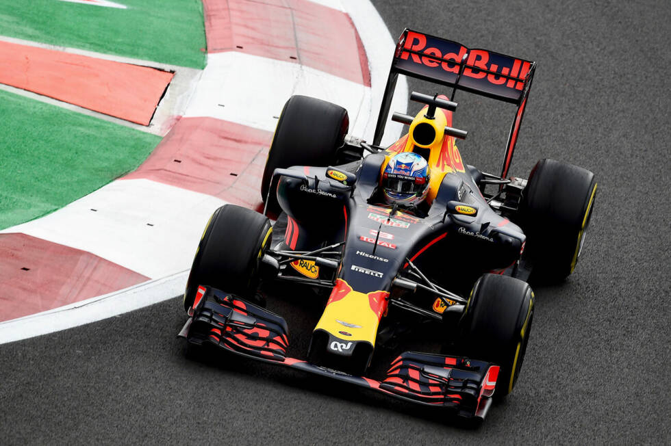 Foto zur News: 2016: Red-Bull-Renault RB12 - Fahrer: Daniil Kwjat, Daniel Ricciardo, Max Verstappen