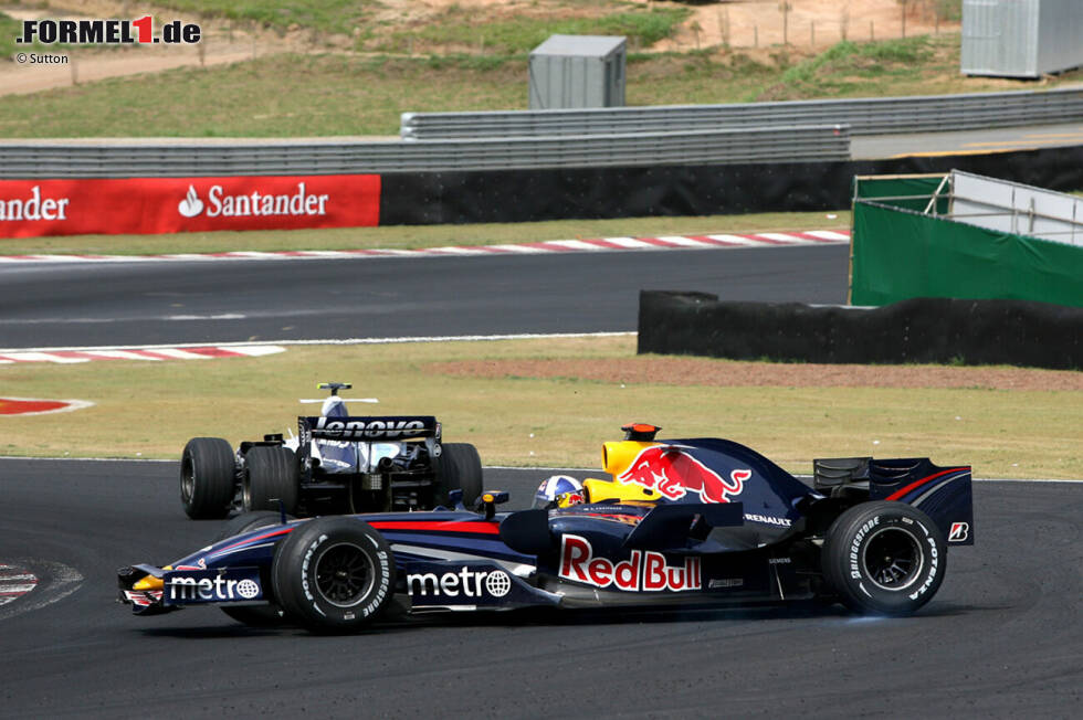 Foto zur News: 2007: Red-Bull-Renault RB3 - Fahrer: David Coulthard, Mark Webber
