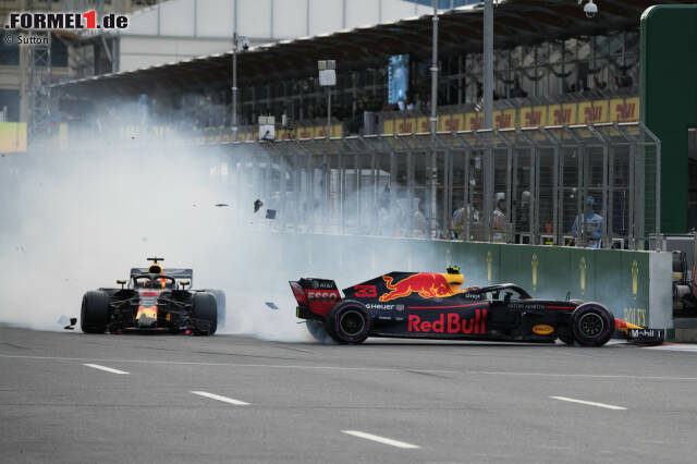 Foto zur News: Nach dem Scharmützel zwischen Max Verstappen und Daniel Ricciardo in Baku riecht es nach Stunk bei Red Bull: alle Bilder des Vorgeplänkels, des Crashs und des Nachspiels!