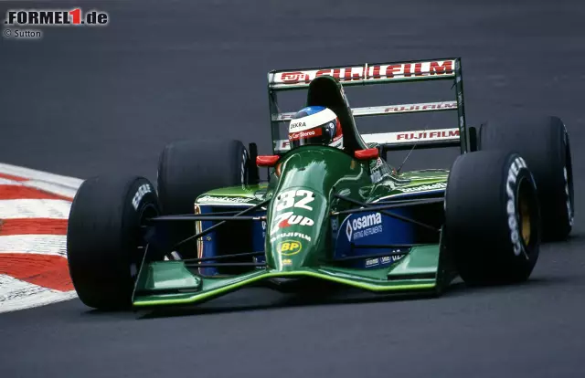 Foto zur News: GP Belgien 1991 in Spa-Francorchamps: Der junge Deutsche Michael Schumacher bestreitet erstmals ein Formel-1-Rennen. Er fährt für das Team von Eddie Jordan im Jordan 191 und damit sensationell auf Startplatz 7! Im Rennen aber ereilt Schumacher schon in Runde 1 ein Kupplungsschaden. Doch die Bilder von damals bleiben: Hier sind sie!