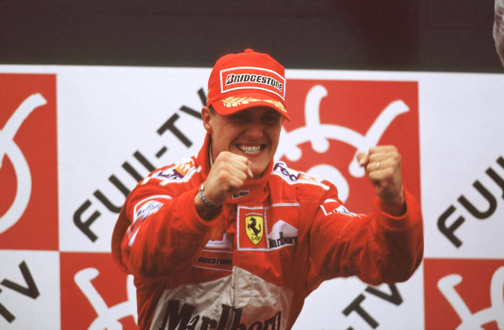 Foto zur News: Am Ziel der Träume: Michael Schumacher hat die 21-jährige Durststrecke von Ferrari beendet und im Jahr 2000 in Suzuka in Japan den Formel-1-WM-Titel für das italienische Traditionsteam gewonnen! Hier sind die Bilder von damals!
