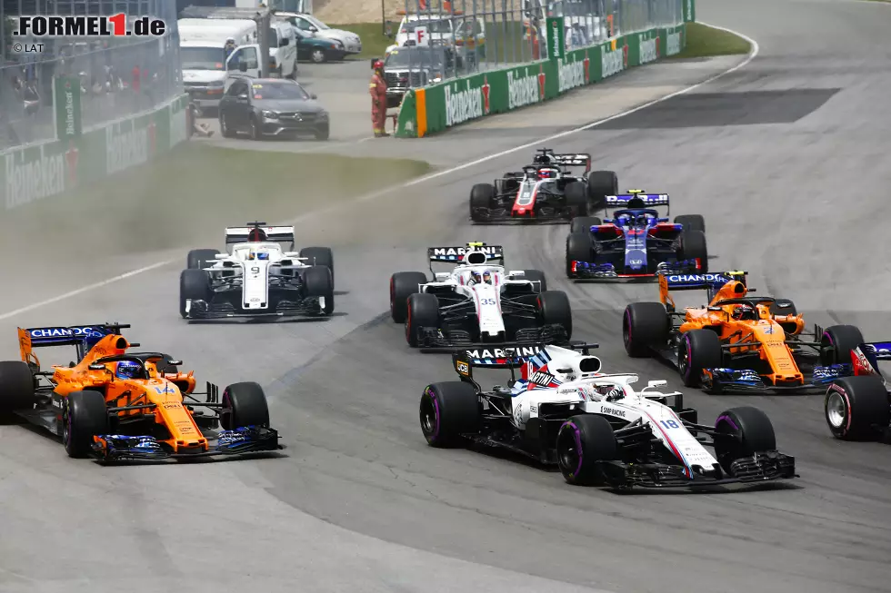 Früher Vogel: Lance Stroll überholte in den Startrunden der 21 Grands Prix so viele Konkurrenten wie sonst niemand. Der Kanadier machte 36 Positionen gut und war wie schon 2017 bester Starter der Formel 1. Hilfreich war dabei, dass er gemessen am Durchschnittsergebnis auch schlechtester Qualifyer war. Foto zur News: Früher Vogel: Lance Stroll überholte in den Startrunden der 21 Grands Prix so viele Konkurrenten wie sonst niemand. Der Kanadier machte 36 Positionen gut und war wie schon 2017 bester Starter der Formel 1. Hilfreich war dabei, dass er gemessen am Durchschnittsergebnis auch schlechtester Qualifyer war.