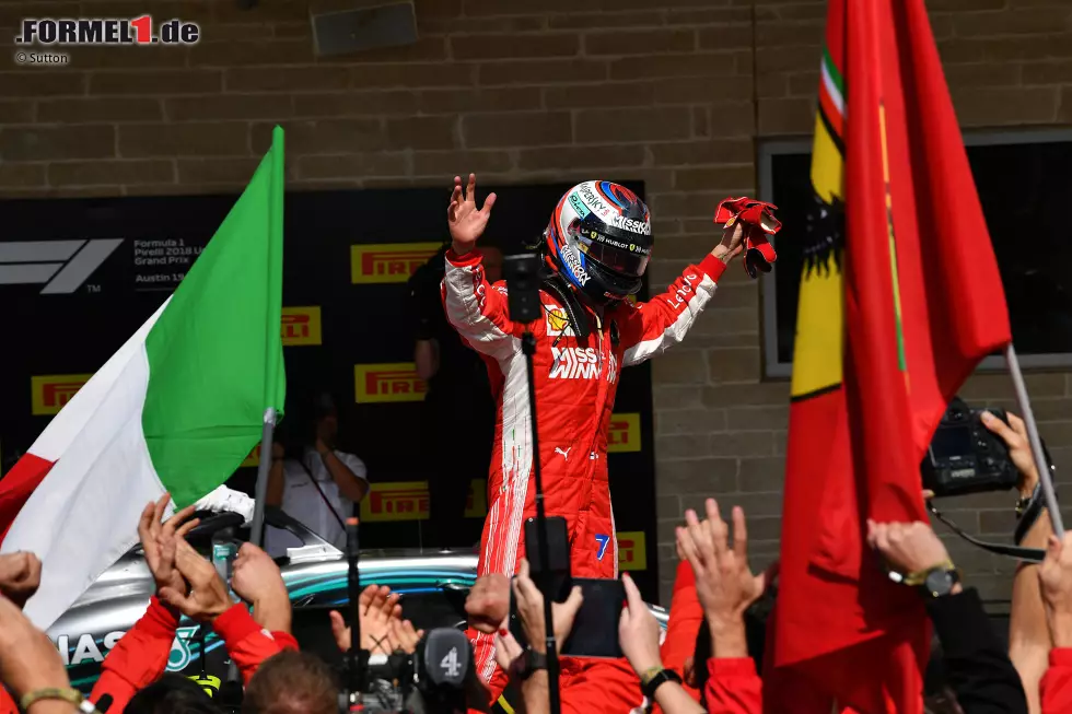 Dauerbrenner: Kimi Räikkönens Sieg in den USA beendete seine 112 Rennen währende Serie ohne Grand-Prix-Erfolg. Schon ein Rekord für sich. Mit 15 Jahren und 212 Tagen legte der "Iceman" dazu die größte Zeitspanne zwischen seinen ersten und seinen (vorerst) letzten Sieg. Foto zur News: Dauerbrenner: Kimi Räikkönens Sieg in den USA beendete seine 112 Rennen währende Serie ohne Grand-Prix-Erfolg. Schon ein Rekord für sich. Mit 15 Jahren und 212 Tagen legte der "Iceman" dazu die größte Zeitspanne zwischen seinen ersten und seinen (vorerst) letzten Sieg.