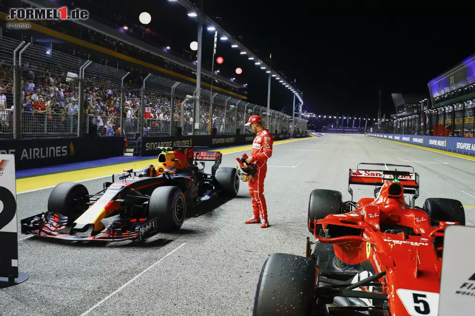 Mit einer weiteren Modifikation in Singapur nahm Red Bull Anleihen bei Ferrari. Was Sebastian Vettel prompt zur Kritik verleitete, man habe Ferrari einfach kopiert. Foto zur News: Mit einer weiteren Modifikation in Singapur nahm Red Bull Anleihen bei Ferrari. Was Sebastian Vettel prompt zur Kritik verleitete, man habe Ferrari einfach kopiert.