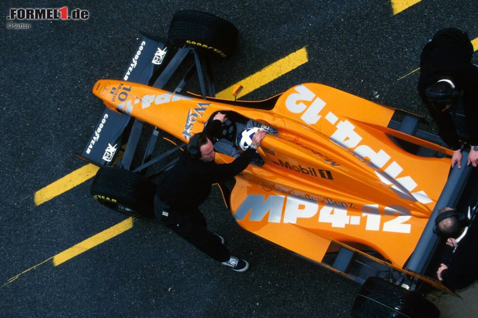 Foto zur News: Als sich McLaren und sein langjähriger Sponsor Marlboro trennen, sieht alles danach aus, als würde das Team 1997 zur Traditionsfarbe Orange zurückkehren. Doch mit dem neuen Geldgeber West und ...