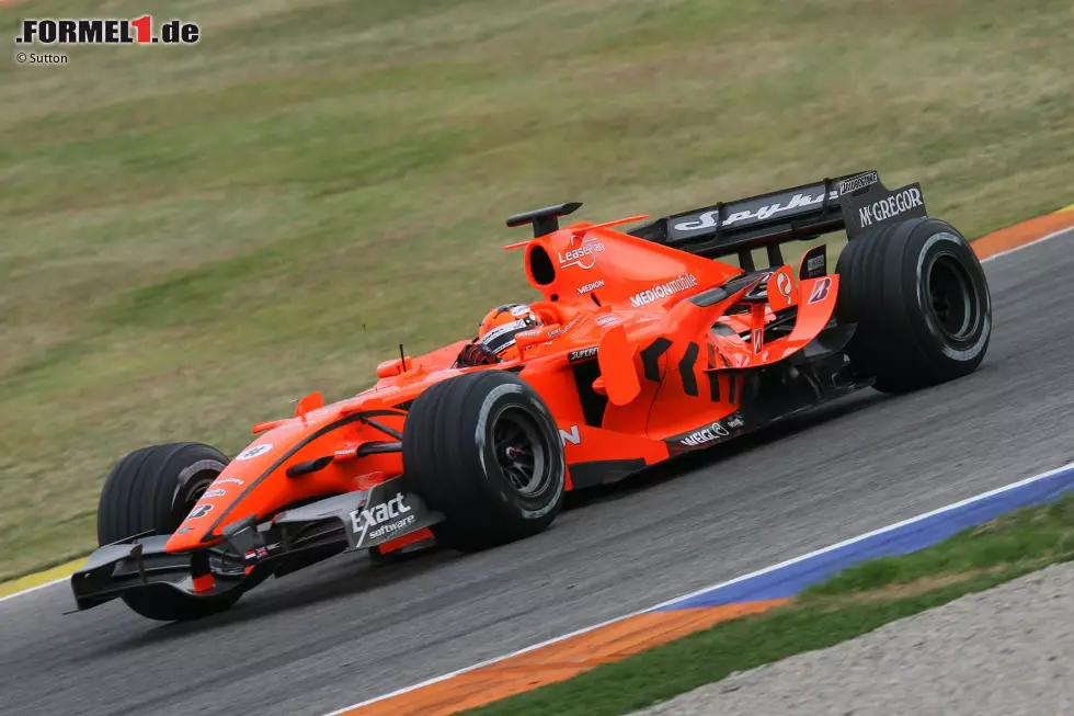... dem knalligen Orange will 2007 dagegen das neue Spyker-Team, weil diese Farben im TV eher als Rot rüberkommen. Das Ergebnis ... Foto zur News: ... dem knalligen Orange will 2007 dagegen das neue Spyker-Team, weil diese Farben im TV eher als Rot rüberkommen. Das Ergebnis ...