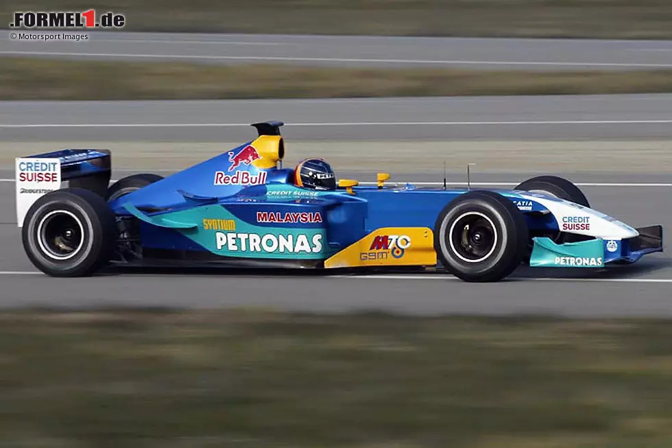 ... schon bei den folgenden Testfahrten ist der C22 in seinem finalen Look zu sehen. Ähnlich macht es ... Foto zur News: ... schon bei den folgenden Testfahrten ist der C22 in seinem finalen Look zu sehen. Ähnlich macht es ...