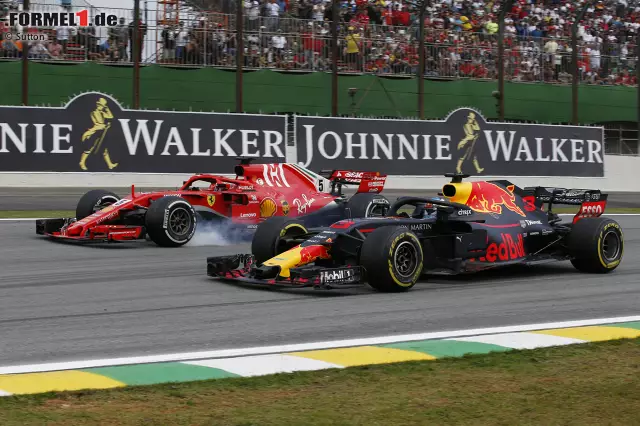 Brasilien: Ein Sensorproblem bremst Vettel im Rennen ein, weshalb er von Startplatz zwei auf den sechsten Rang zurückfällt, während Hamilton mit Glück gewinnt - kein Vorwurf. Realer Punktestand: 302:383. Fehlerbereinigt: 410:349. Foto zur News: Brasilien: Ein Sensorproblem bremst Vettel im Rennen ein, weshalb er von Startplatz zwei auf den sechsten Rang zurückfällt, während Hamilton mit Glück gewinnt - kein Vorwurf. Realer Punktestand: 302:383. Fehlerbereinigt: 410:349.