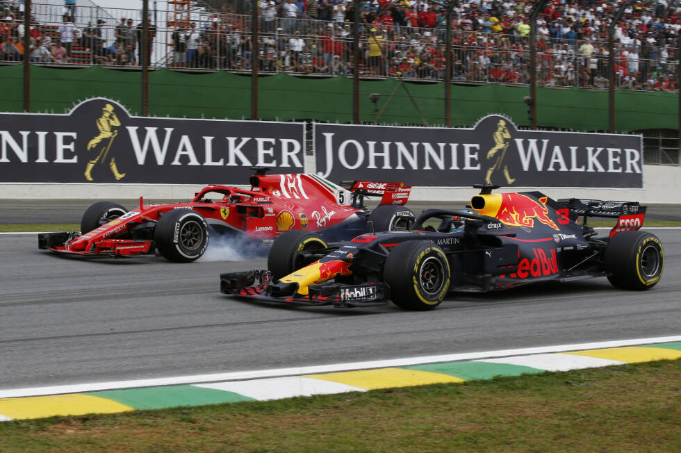 Foto zur News: Brasilien: Ein Sensorproblem bremst Vettel im Rennen ein, weshalb er von Startplatz zwei auf den sechsten Rang zurückfällt, während Hamilton mit Glück gewinnt - kein Vorwurf. Realer Punktestand: 302:383. Fehlerbereinigt: 410:349.