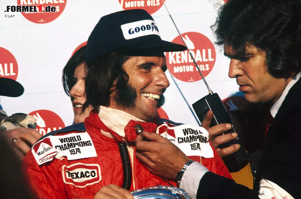 Emerson Fittipaldi (Lotus und McLaren): Der Brasilianer gewinnt 1972 mit Lotus seinen ersten Titel. Im Alter von 25 Jahren ist er der damals jüngste Formel-1-Champion aller Zeiten. Sein Rekord wird erst 2005 von Fernando Alonso gebrochen. 1974 wechselt er als amtierender Vize-Champion zu McLaren. Dort gewinnt er auf Anhieb Titel Nummer. Foto zur News: Emerson Fittipaldi (Lotus und McLaren): Der Brasilianer gewinnt 1972 mit Lotus seinen ersten Titel. Im Alter von 25 Jahren ist er der damals jüngste Formel-1-Champion aller Zeiten. Sein Rekord wird erst 2005 von Fernando Alonso gebrochen. 1974 wechselt er als amtierender Vize-Champion zu McLaren. Dort gewinnt er auf Anhieb Titel Nummer.