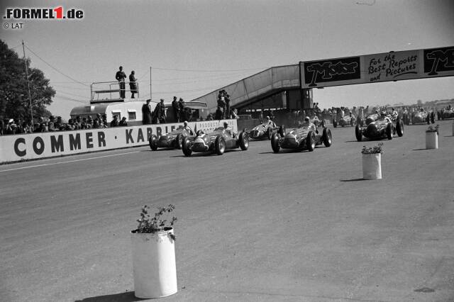 Die Formel-1-Piloten blicken anlässlich des 1.000. Rennens auf die historischen Meilensteine der Königsklasse zurück. Vom Schockmoment 1994 in Imola, über eine Begegnung mit David Coulthard auf der Toilette in Monaco, bis zu Jenson Buttons Triumphfahrt 2011 in Kanada ... Die Formel-1-Piloten blicken anlässlich des 1.000. Rennens auf die historischen Meilensteine der Königsklasse zurück. Vom Schockmoment 1994 in Imola, über eine Begegnung mit David Coulthard auf der Toilette in Monaco, bis zu Jenson Buttons Triumphfahrt 2011 in Kanada ...