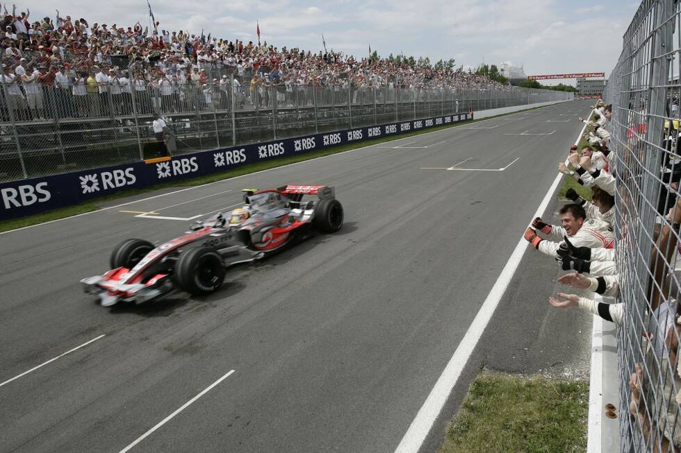 Foto zur News: 2007 holt Lewis Hamilton in Kanada seinen ersten Sieg in deR Formel 1. Bei McLaren und Mercedes hat der Brite bislang jeden seiner Grands Prix mit Mercedes-Power im Heck bestritten.