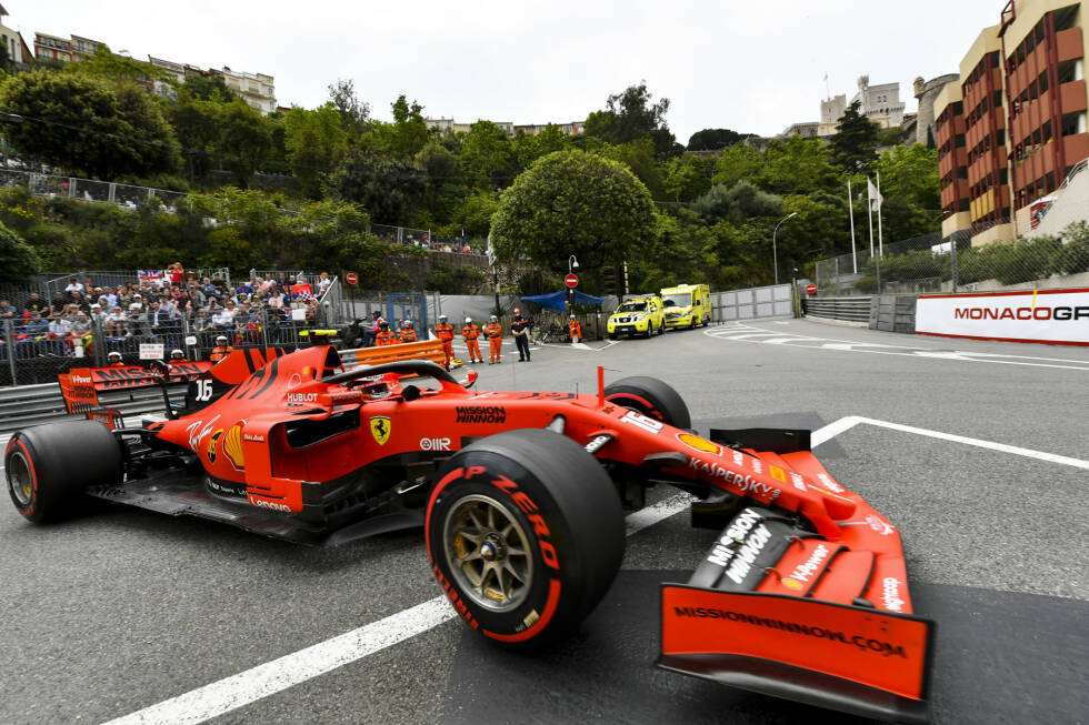 Foto zur News: Mit Ferrari holte Lauda 1975 und 1977 zwei seiner drei Titel. Auf den SF90 findet man seinen Namen in Monaco daher auf dem Bügelflügel an den Seitenkästen.