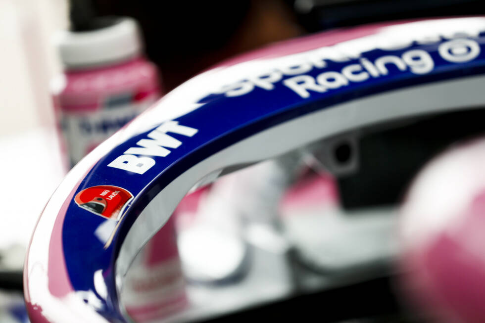Foto zur News: Kleine Lauda-Helme findet man außerdem auf dem Racing Point und den Helmen von George Russell, Nico Hülkenberg und Daniel Ricciardo.