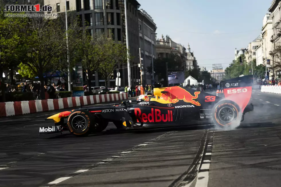 Foto zur News: Lärm, Speed und der Geruch von verbranntem Gummi: Red Bull hat in Budapest alles mitgebracht, was ein Motorsport-Herz höher schlagen lässt ...