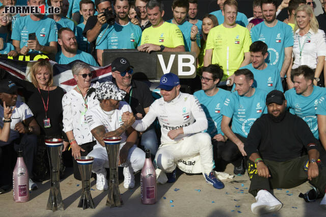 Foto zur News: Valtteri Bottas hatte im WM-Kampf 2019 keine Chance gegen Lewis Hamilton. Mit rund 80 Prozent der Punkte des Weltmeisters steht der Finne historisch aber sogar recht gut da. Wir blicken auf die größten Unterschiede zwischen einem Weltmeister und seinem Teamkollegen in den vergangenen 40 Jahren.