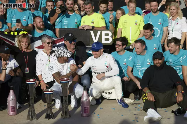 Valtteri Bottas hatte im WM-Kampf 2019 keine Chance gegen Lewis Hamilton. Mit rund 80 Prozent der Punkte des Weltmeisters steht der Finne historisch aber sogar recht gut da. Wir blicken auf die größten Unterschiede zwischen einem Weltmeister und seinem Teamkollegen in den vergangenen 40 Jahren. Foto zur News: Valtteri Bottas hatte im WM-Kampf 2019 keine Chance gegen Lewis Hamilton. Mit rund 80 Prozent der Punkte des Weltmeisters steht der Finne historisch aber sogar recht gut da. Wir blicken auf die größten Unterschiede zwischen einem Weltmeister und seinem Teamkollegen in den vergangenen 40 Jahren.