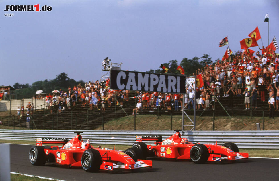 Platz 10: 2001 - Rubens Barrichello (45,53 Prozent der Punkte von Michael Schumacher) - Nie ist der Unterschied zwischen den beiden bei Ferrari größer. "Schumi" holt nicht nur mehr als doppelt so viele Punkte. Er feiert auch neun Saisonsiege, während Barrichello kein einziges Mal auf der obersten Stufe des Podiums steht. Platz 10: 2001 - Rubens Barrichello (45,53 Prozent der Punkte von Michael Schumacher) - Nie ist der Unterschied zwischen den beiden bei Ferrari größer. "Schumi" holt nicht nur mehr als doppelt so viele Punkte. Er feiert auch neun Saisonsiege, während Barrichello kein einziges Mal auf der obersten Stufe des Podiums steht.