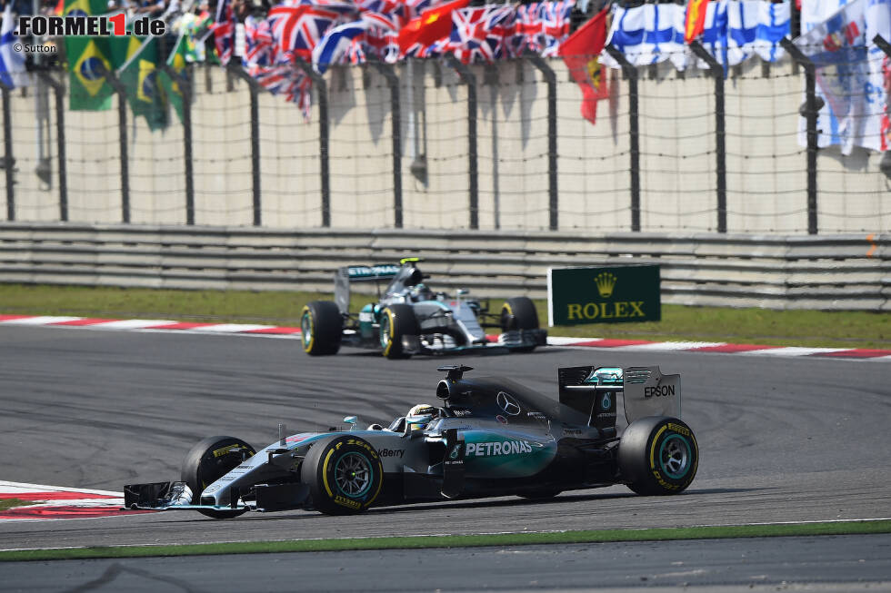 Foto zur News: Mercedes (Lewis Hamilton/Nico Rosberg): 5 - Malaysia 2014, Bahrain 2014, China 2014, Spanien 2014, Monaco 2014