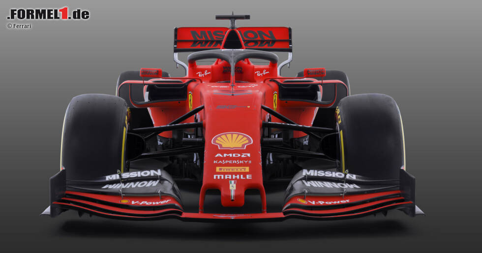 Foto zur News: Die Rote Göttin wurde in Maranello enthüllt. Der neue Bolide von Sebastian Vettel und Charles Leclerc hört auf den Namen SF90, aufgrund des 90. Firmenjubiläums von Ferrari 2019.