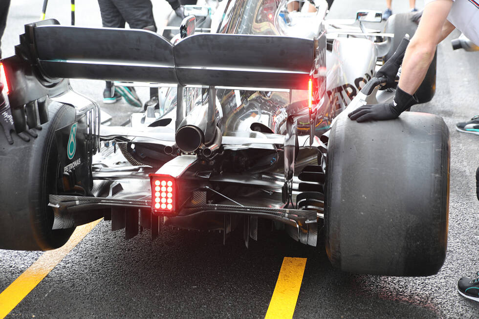Foto zur News: Mercedes W10: Heckpartie mit Diffusor