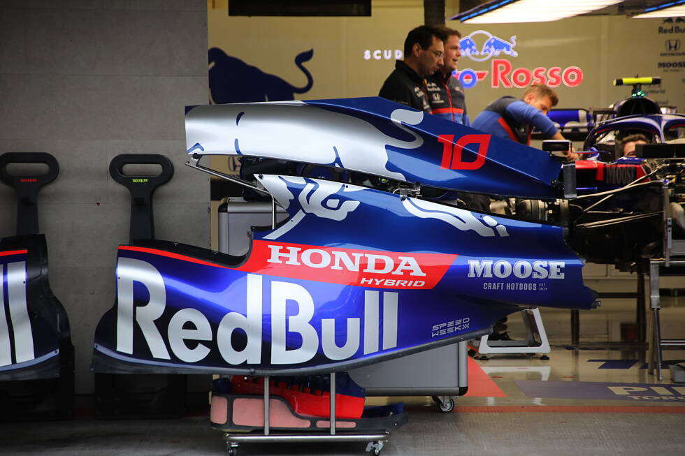 Foto zur News: Toro Rosso STR14: Motorhaube