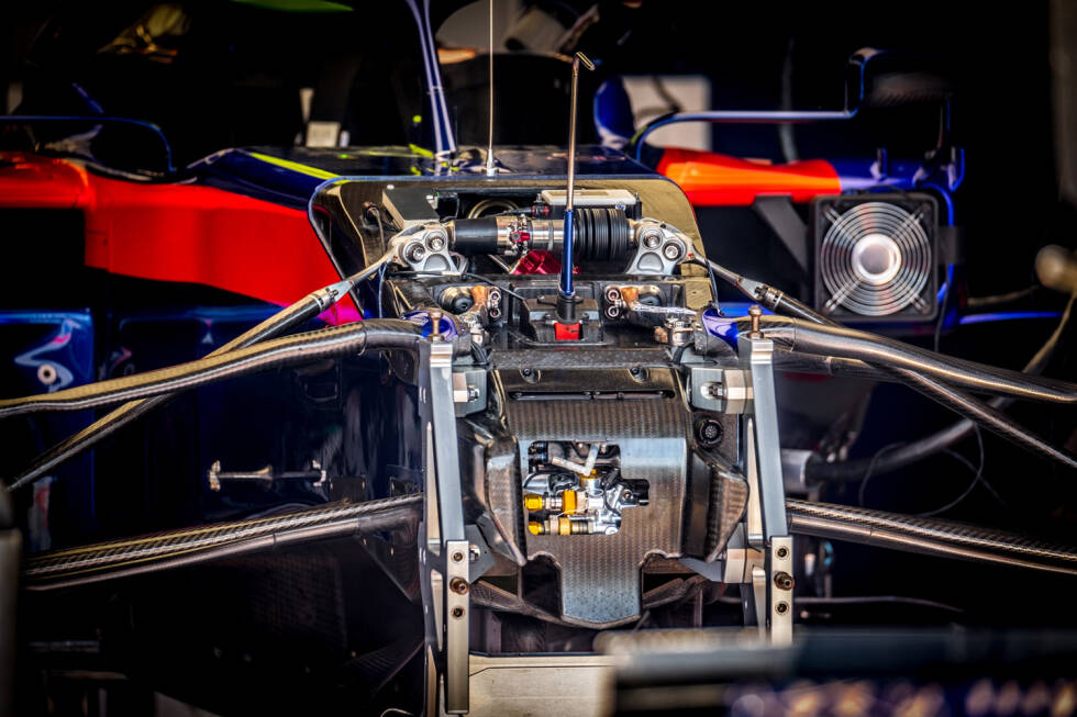 Foto zur News: Toro Rosso STR14: Federung