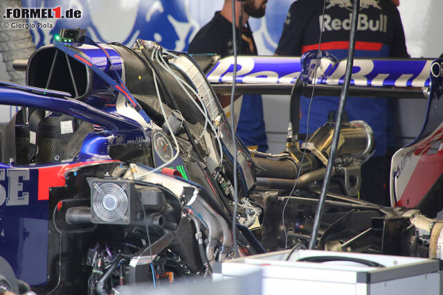 Foto zur News: Toro Rosso STR14: Motorinstallation