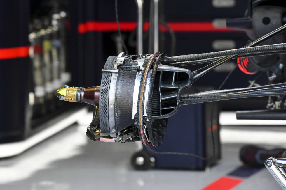 Foto zur News: Red Bull RB15: Vorderradbremse