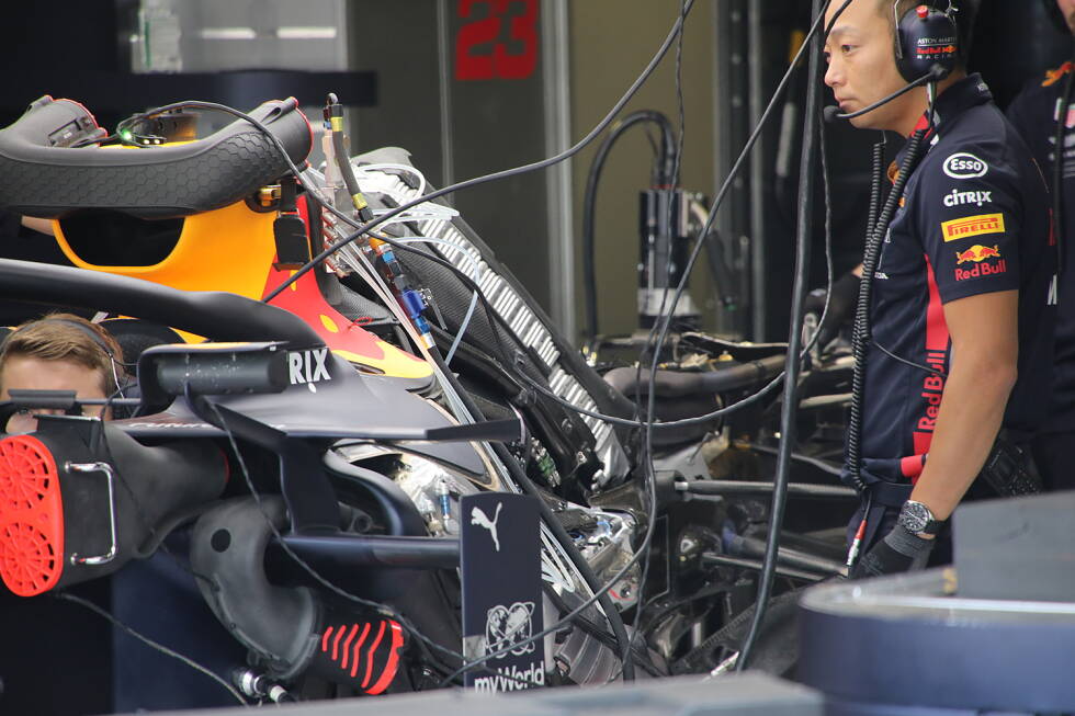 Foto zur News: Red Bull RB15: Motorinstallation