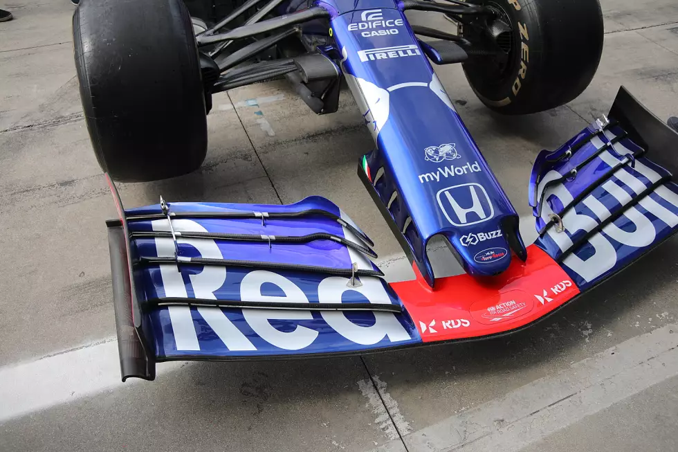 Foto zur News: Toro Rosso STR14: Frontflügel