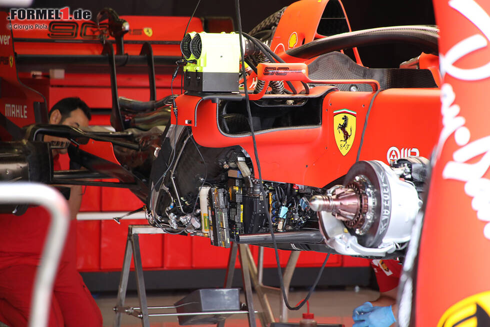 Foto zur News: Ferrari SF90: Kühlersystem im Seitenkasten